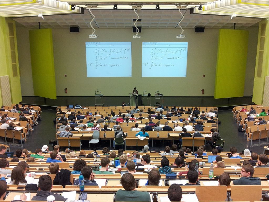 Ventajas de tener un título universitario
